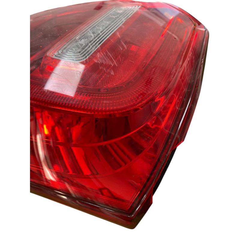 Foco Trasero Izquierdo Suzuki Swift 2018–2022 con detalle - Imagen 3